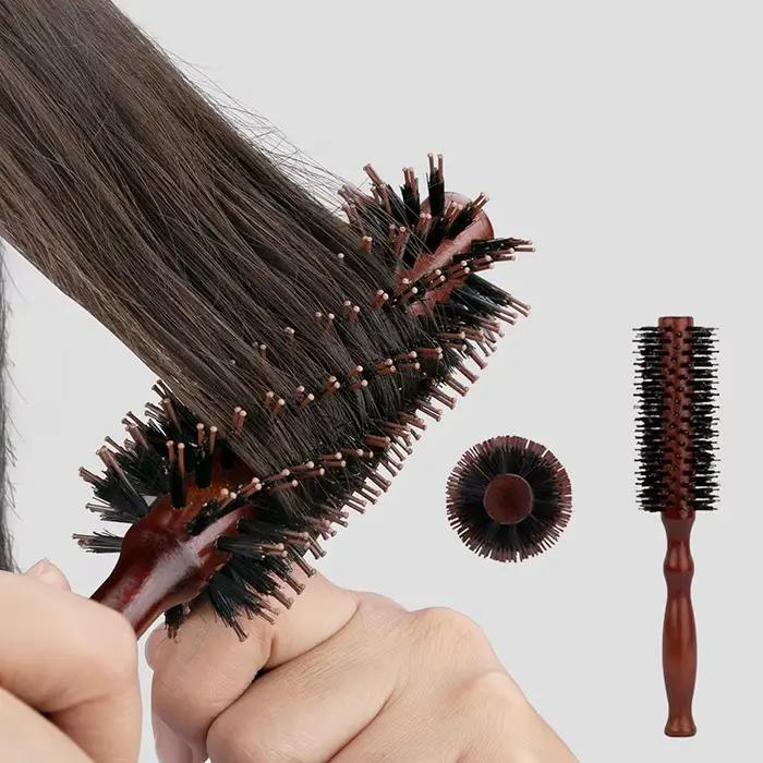 Brosse Ronde à Rouler avec Manche en Bois