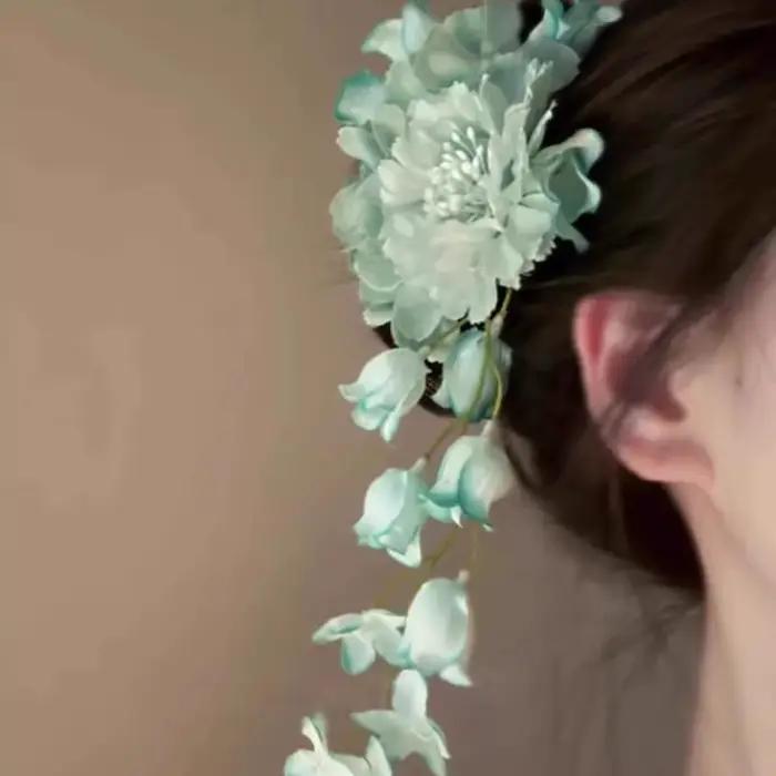 Épingle à cheveux à pampilles et fleurs de style féerique