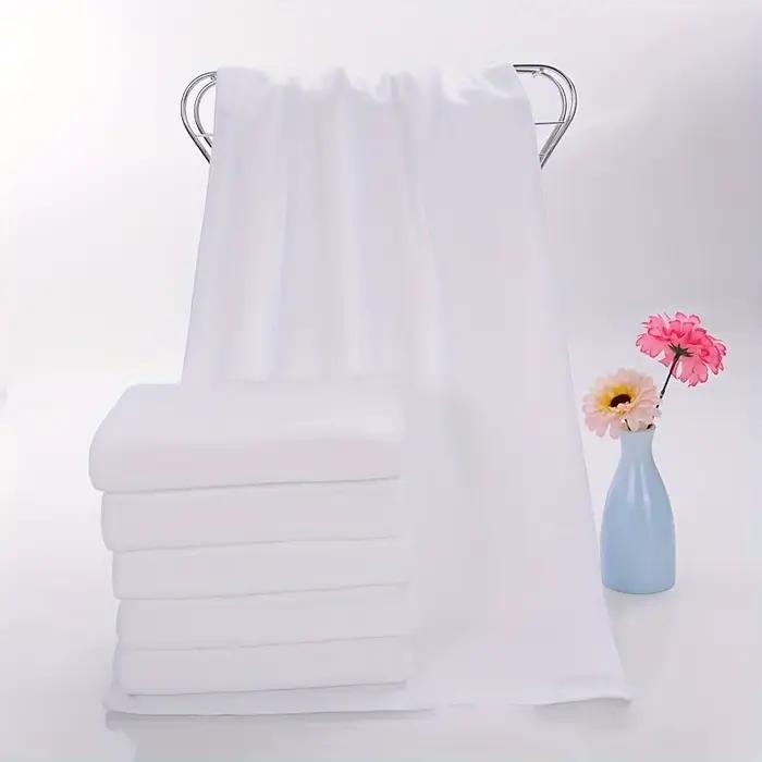 10 serviettes blanches