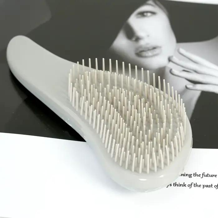 Brosse à cheveux élégante avec marbre