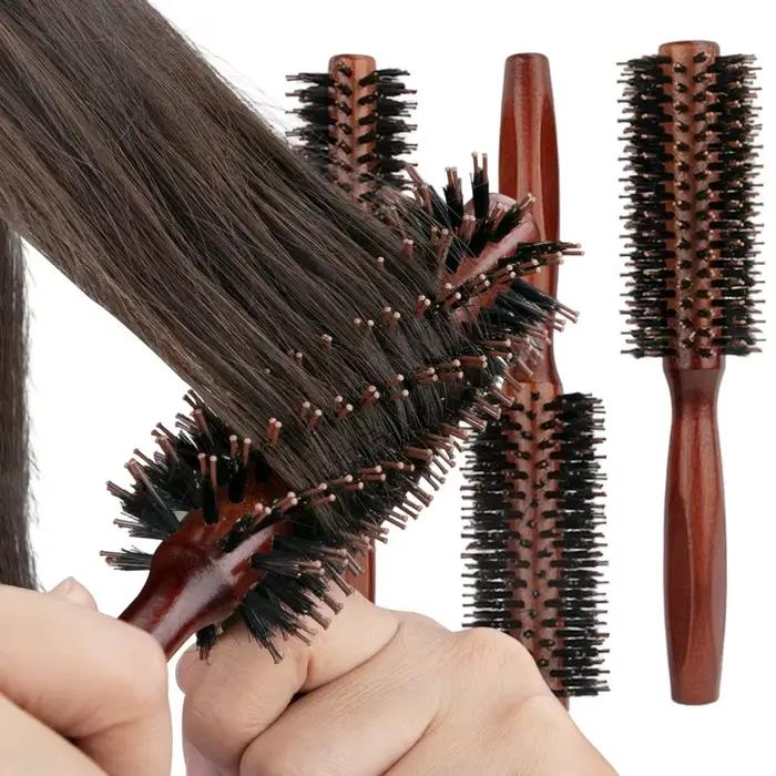 Brosse ronde à manche en bois