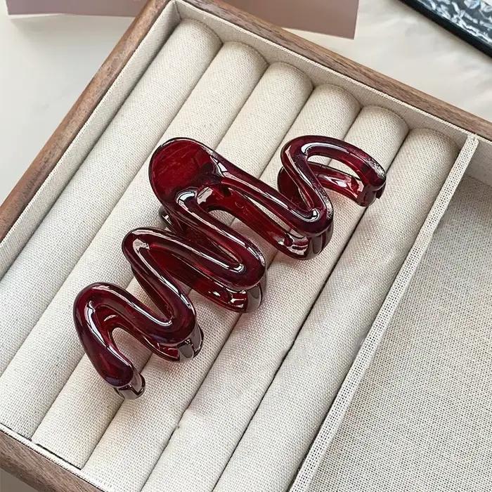 Grande pince à cheveux ondulée en plastique léger pour femmes, marron ambre brillant, 11cm/4,33 pouc