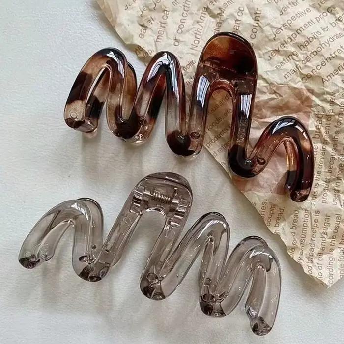Grande pince à cheveux ondulée en plastique léger pour femmes, marron ambre brillant, 11cm/4,33 pouc