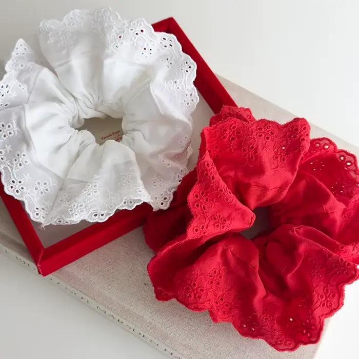 Grand accessoire pour cheveux avec nœud en dentelle rouge et blanc pour petite amie – Parfait pour les cadeaux et les styles élégants.