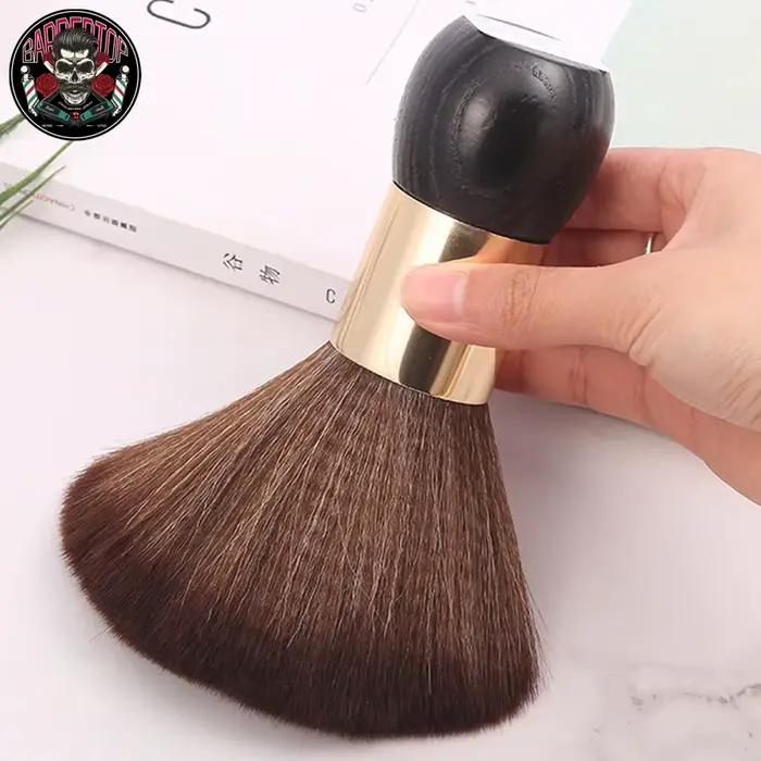 Brosse à cheveux douce pour salon